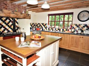 4 Bed in Tiverton oc-60110