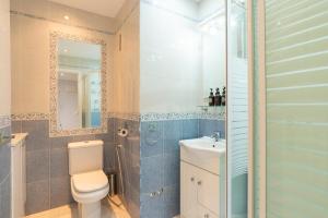 Las Palmeras - Beachfront Studio with Balcony in Central Fuengirola