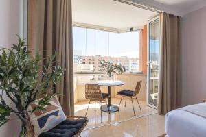 Las Palmeras - Beachfront Studio with Balcony in Central Fuengirola