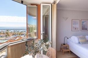 Las Palmeras - Beachfront Studio with Balcony in Central Fuengirola