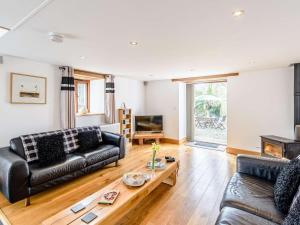 2 Bed in Holsworthy oc-43239