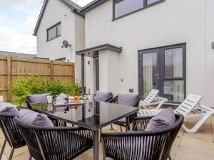 3 Bed in Westward Ho oc-60678