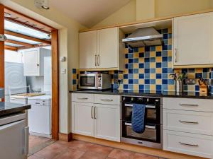 3 Bed in Kingsbridge oc-93956