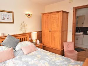 1 Bed in Tavistock oc-colch