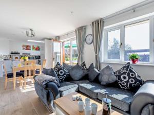 2 Bed in Axminster oc-89471