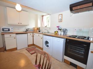 2 Bed in Sidmouth oc-bursc