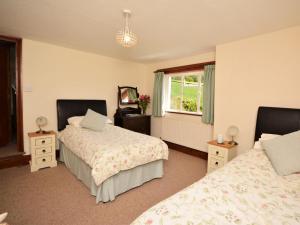 2 Bed in Sidmouth oc-bursc