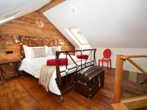 2 Bed in Holsworthy oc-31962