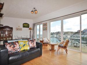 2 Bed in Brixham oc-bx026