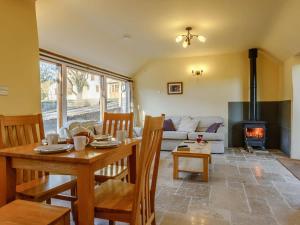 2 Bed in South Molton oc-86642
