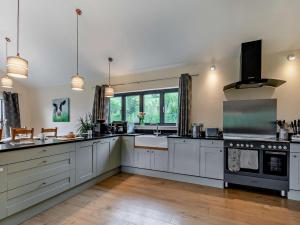 5 Bed in Dulverton oc-87003
