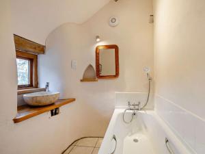 1 Bed in Bridport oc-cibar