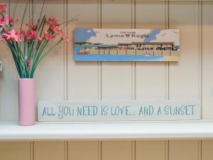 1 Bed in Lyme Regis oc-40483