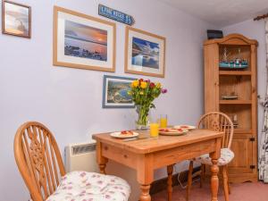 1 Bed in Lyme Regis oc-40483