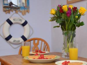 1 Bed in Lyme Regis oc-40483