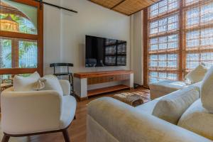 Spacious 2BR Colonial Thai Pool Villa in Rawai