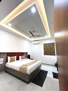 Hotel Girraj Stay Inn