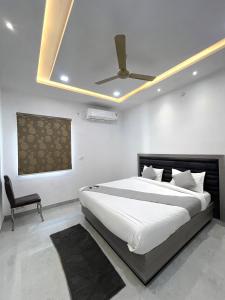 Hotel Girraj Stay Inn