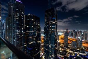 FIRST CLASS 3BR Luxury Marina Views High Floor