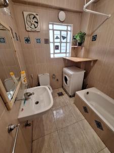 nice aprt in heart of downtown