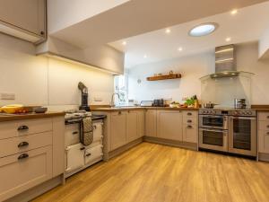 5 Bed in Holsworthy oc-77823