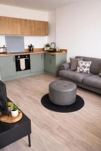 Stylish Seaview Apartments - Modern Retreat