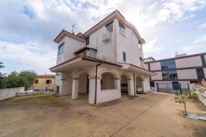 Seaside Terrace by DomusAway