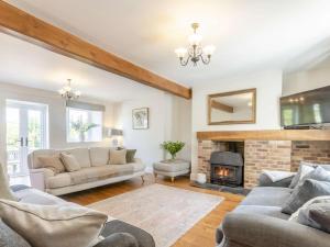 3 Bed in Kingsbridge oc-court