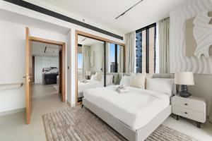 Stylish 1BR with Private Jacuzzi in Business Bay