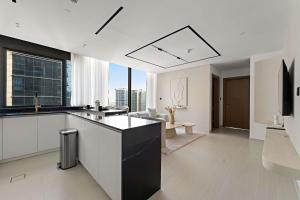 Stylish 1BR with Private Jacuzzi in Business Bay