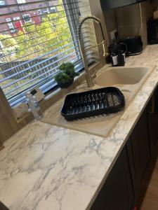 Luxury 5BR Headingley Home for 11 Guests Parking