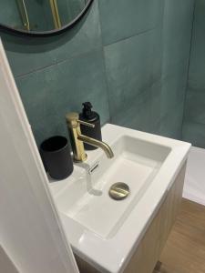 Luxury 5BR Headingley Home for 11 Guests Parking