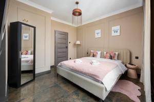 Świętokrzyska Skyline Superior Apartment by BookingHost