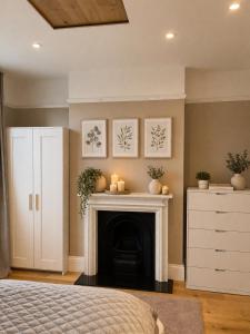 The Dunbar Retreat - Modern Southsea Stay with Parking