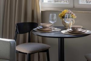 Cozy & Modern Studio Close to the City Center by Noclegi Renters