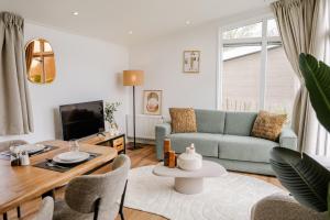 Luxe chalet aan het meer in Zeeland 4 pers VP108