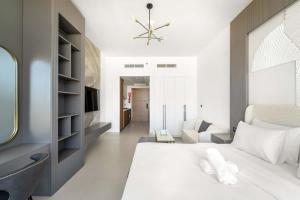 Charming new studio with pool and gym in Al Furjan