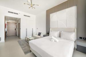 Charming new studio with pool and gym in Al Furjan