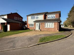 Spacious modern detached house in eye near A140 in the town centre