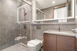 Spacious 2BR in The Crest with pool and gym