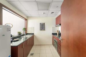 Luxury Marina Living with Pool Gym & near the beach