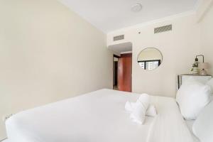 Luxury Marina Living with Pool Gym & near the beach