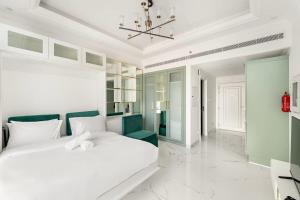 Stylish Stay in Arjan in New Building with Pool