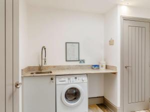 3 Bed in Newton Abbot oc-64380