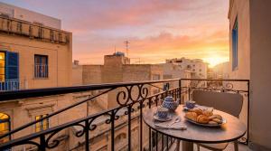 Sapphire Apartments & Penthouse with Heated Jacuzzi