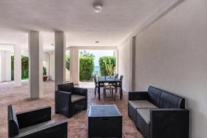 Seafront Villa with Private Access to the Sea 3 Bedrooms, 3 Bathrooms, private Garden BAIA DELLE SIRENE