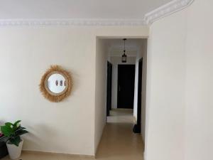 Modern Apartment 9 Min from Airport & Secure