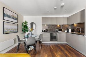 Lovely Central Abode - Amazing Views
