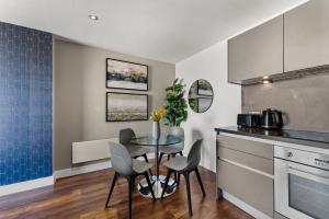 Lovely Central Abode - Amazing Views
