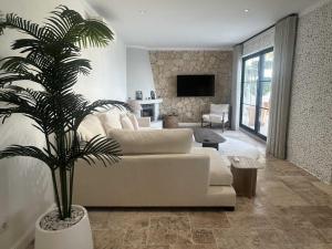 Villa La Casita- Private Pool & Walk to Beach